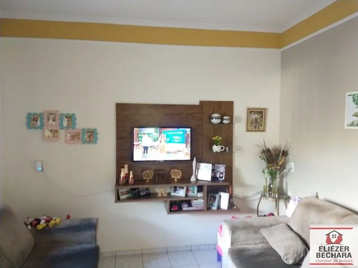 Casa à venda — foto 1 de 9