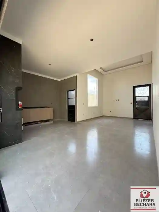 Casa com 3 quartos à venda, 90m² — foto 2 de 21