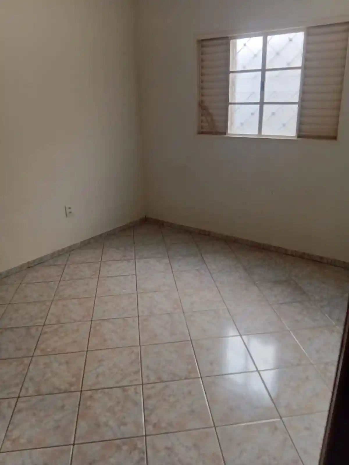 Casa com 3 quartos à venda, 200m² — foto 3 de 11