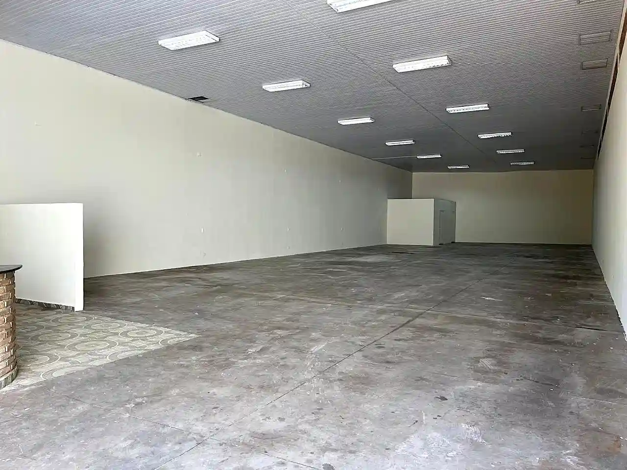 Loja / Salão / Ponto Comercial  para aluguel, 403m² — foto 4 de 7