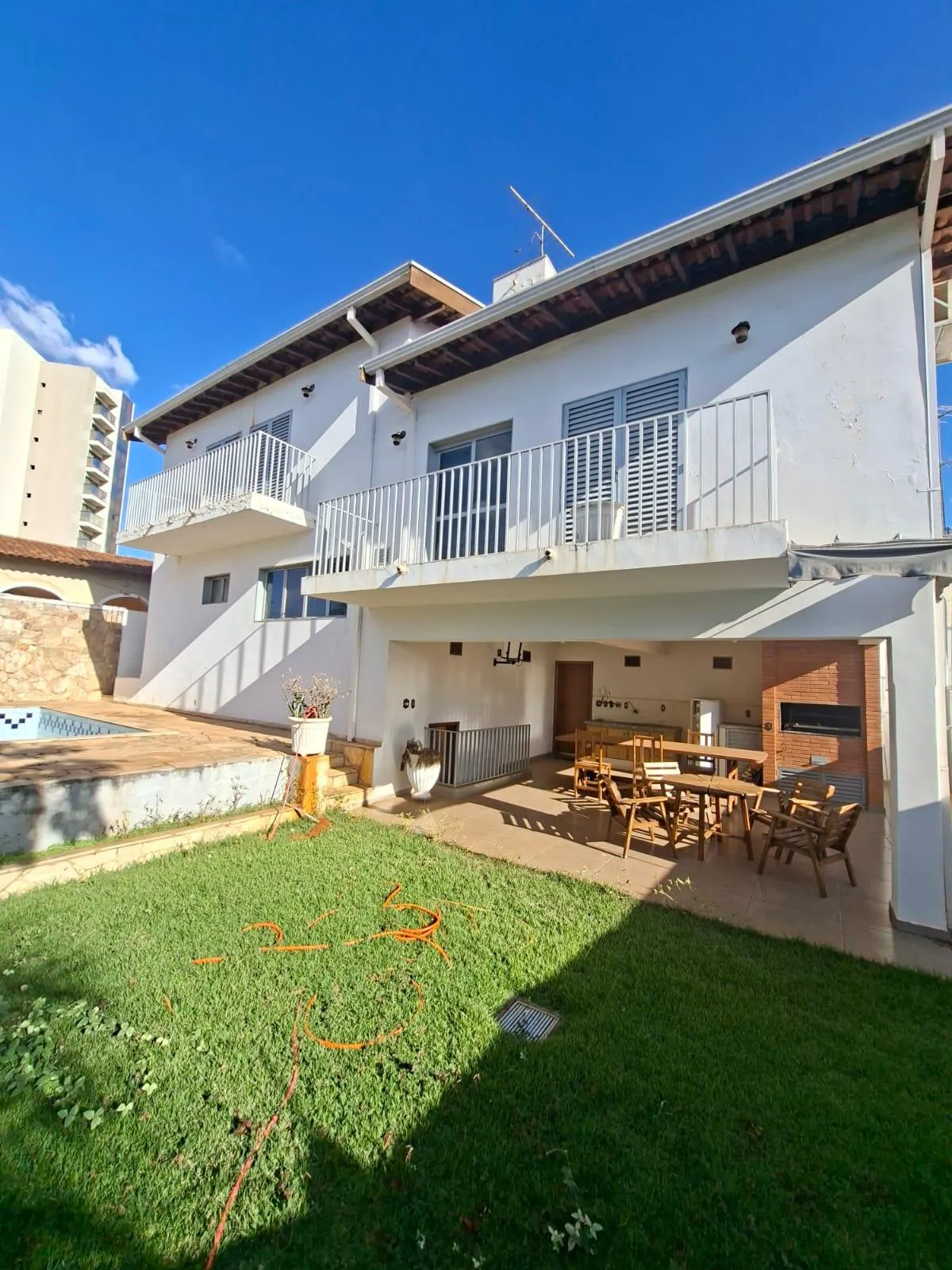 Casa com 4 quartos à venda, 510m² — foto 1 de 50