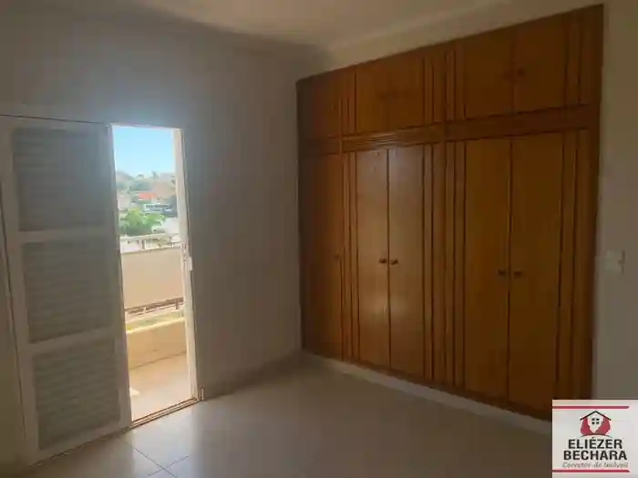 Apartamento com 3 quartos à venda, 100m² — foto 2 de 29