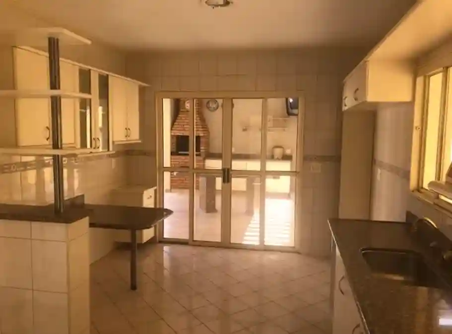 Casa de Condomínio com 3 quartos à venda, 450m² — foto 9 de 11