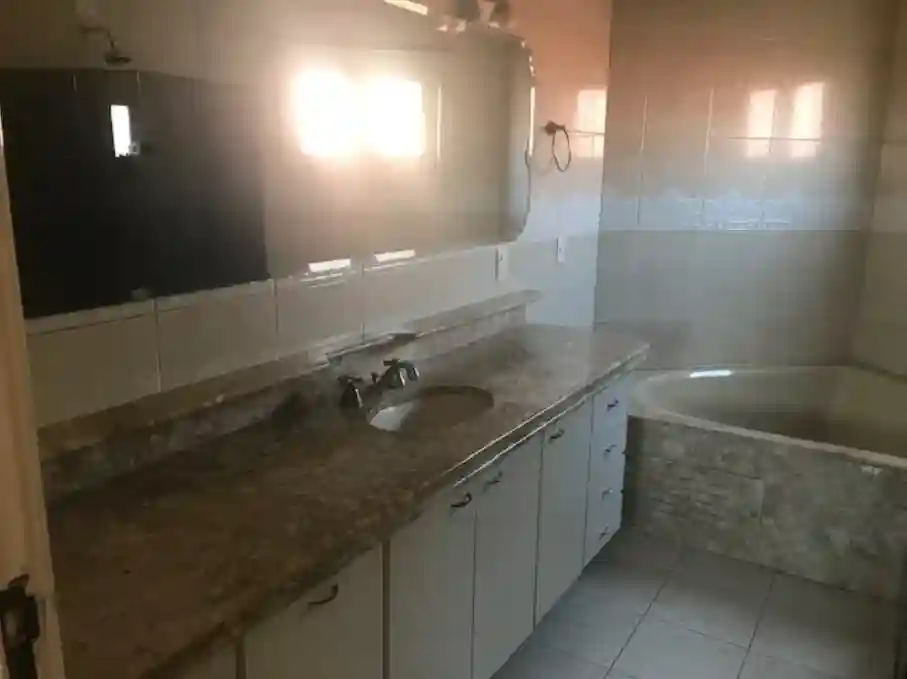 Casa de Condomínio com 3 quartos à venda, 450m² — foto 6 de 11