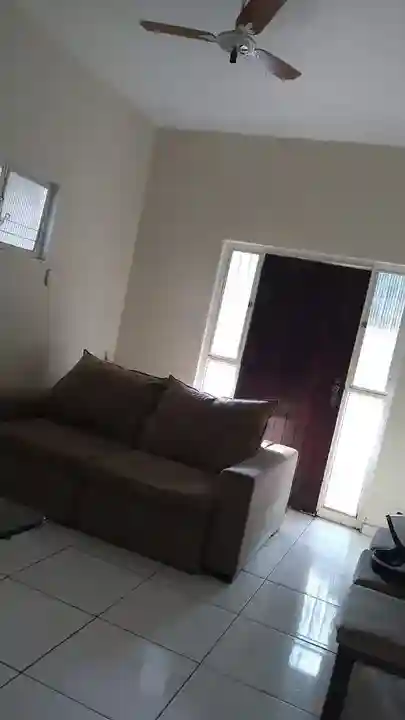 Casa com 5 quartos à venda, 242m² — foto 2 de 6