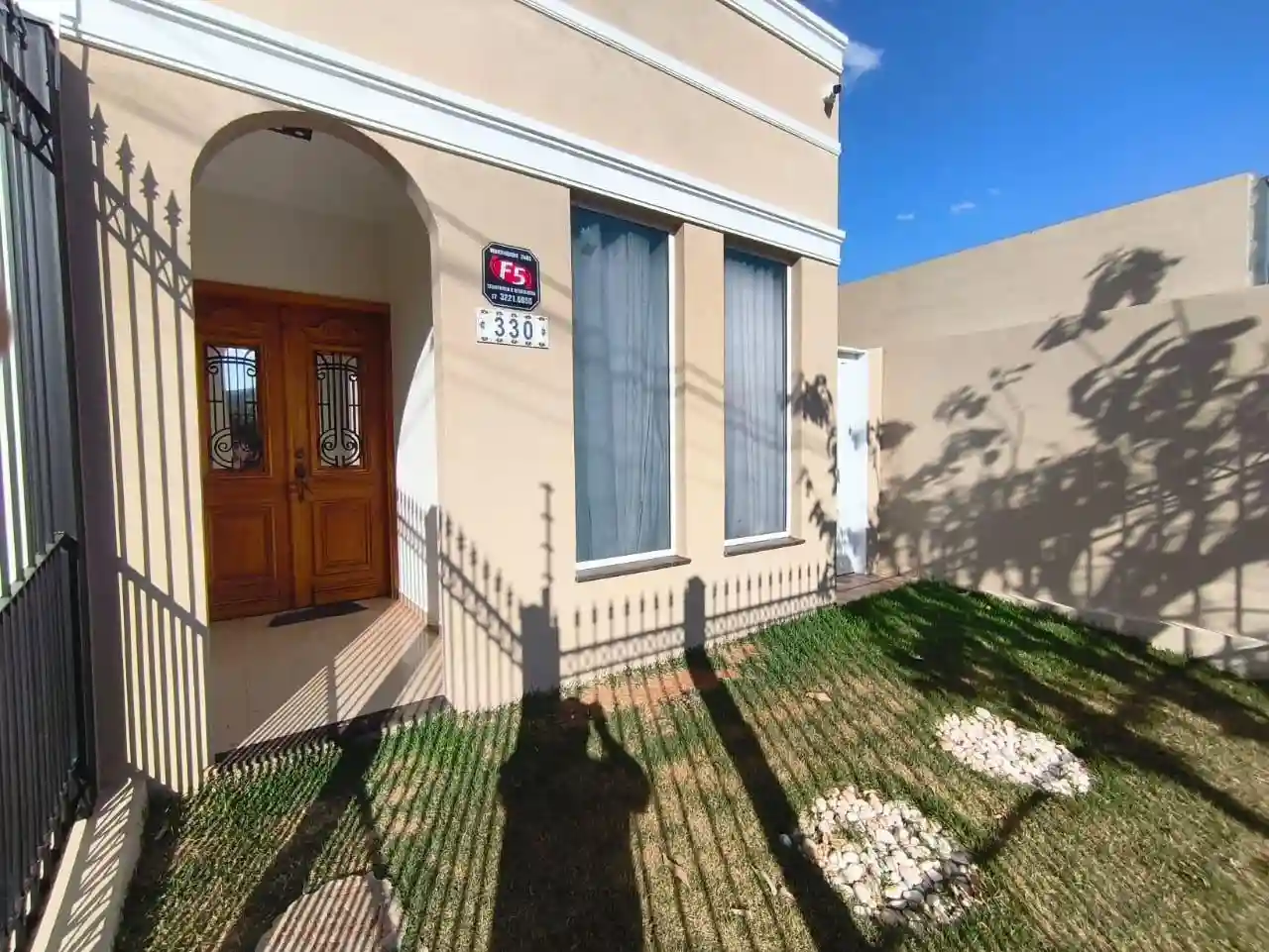 Casa com 3 quartos à venda, 242m² — foto 3 de 46