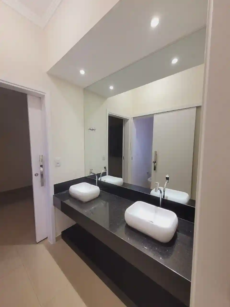 Casa com 3 quartos à venda, 242m² — foto 40 de 46