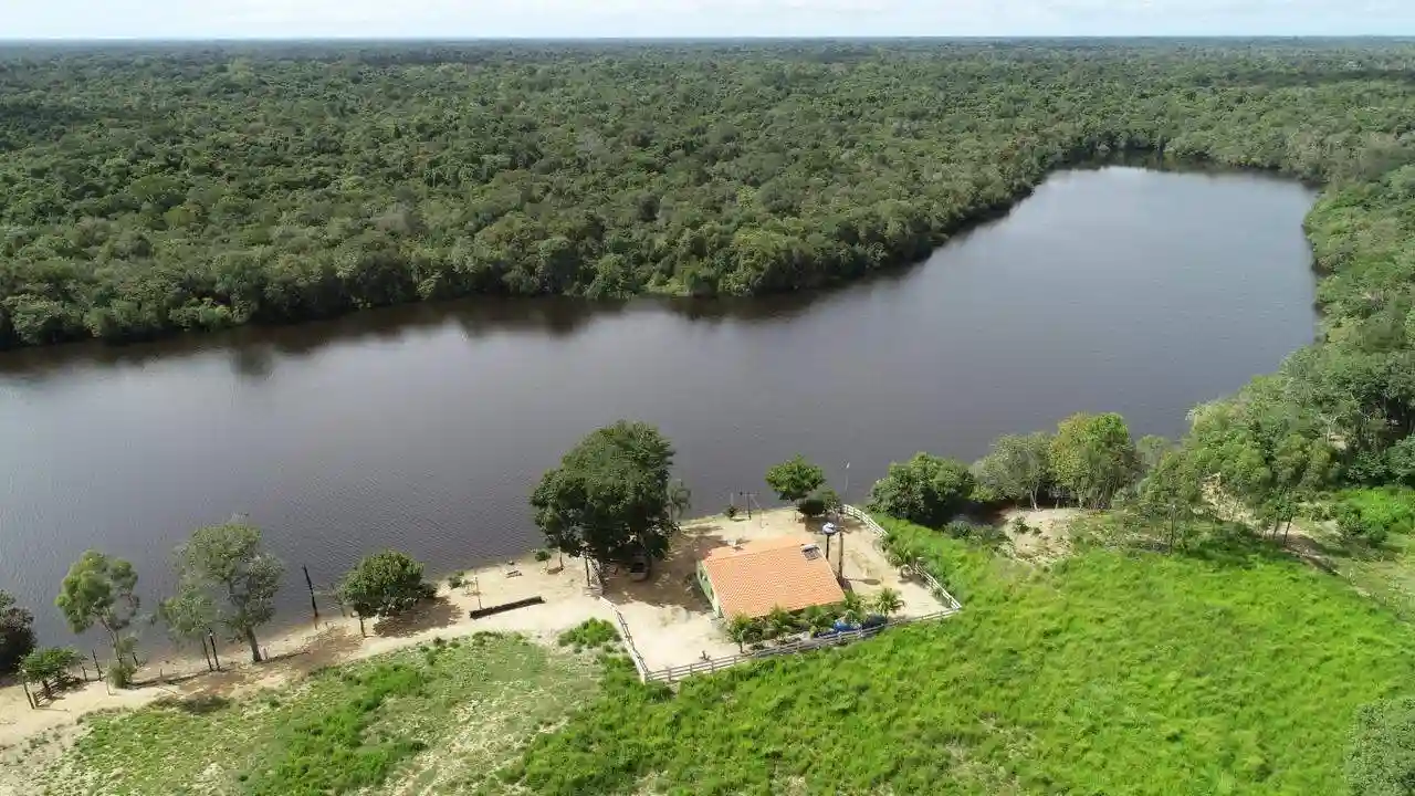 Fazenda / Sítio / Chácara  à venda, 28000000m² — foto 1 de 13