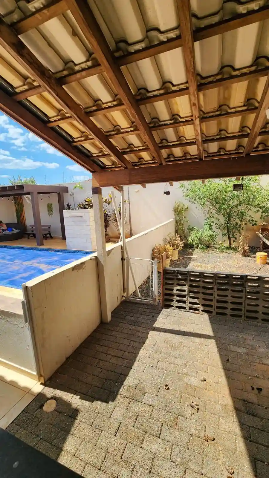 Casa de Condomínio com 3 quartos à venda, 560m² — foto 2 de 43