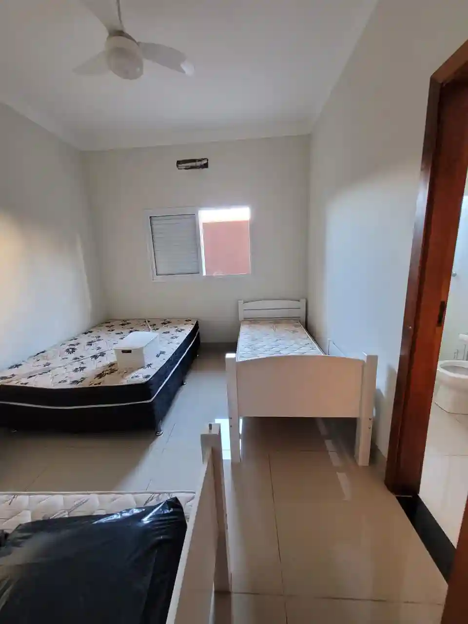Casa de Condomínio com 4 quartos à venda, 290m² — foto 2 de 11