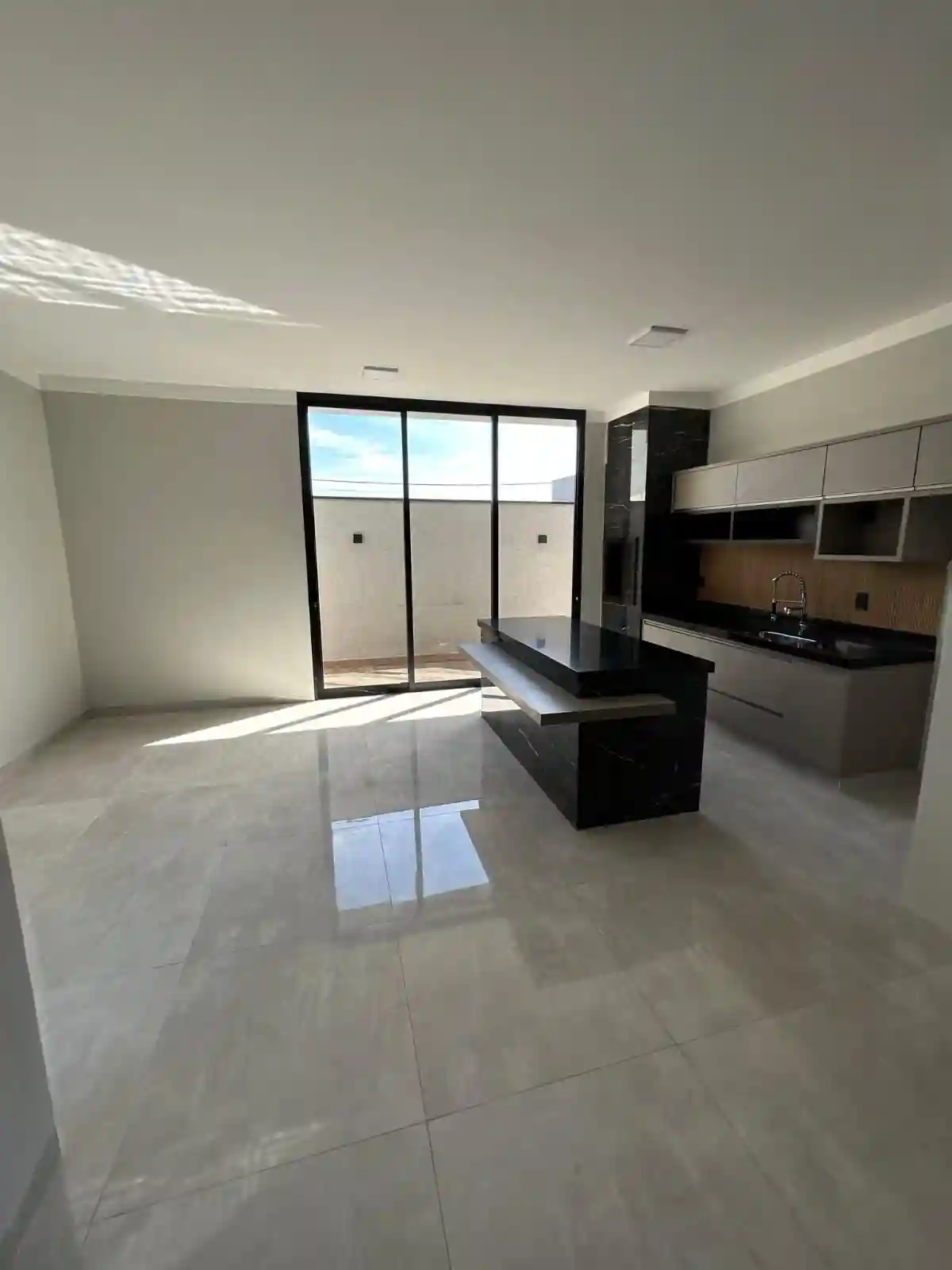 Casa de Condomínio com 3 quartos à venda, 200m² — foto 6 de 11