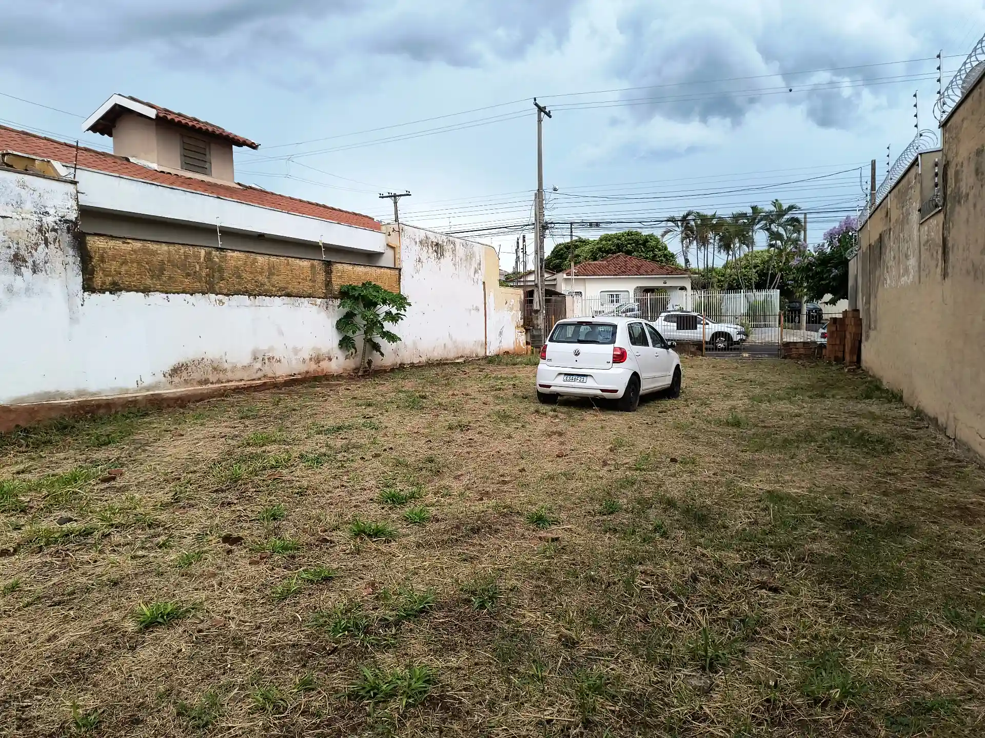 Terreno / Lote / Condomínio  à venda, 330m² — foto 7 de 8