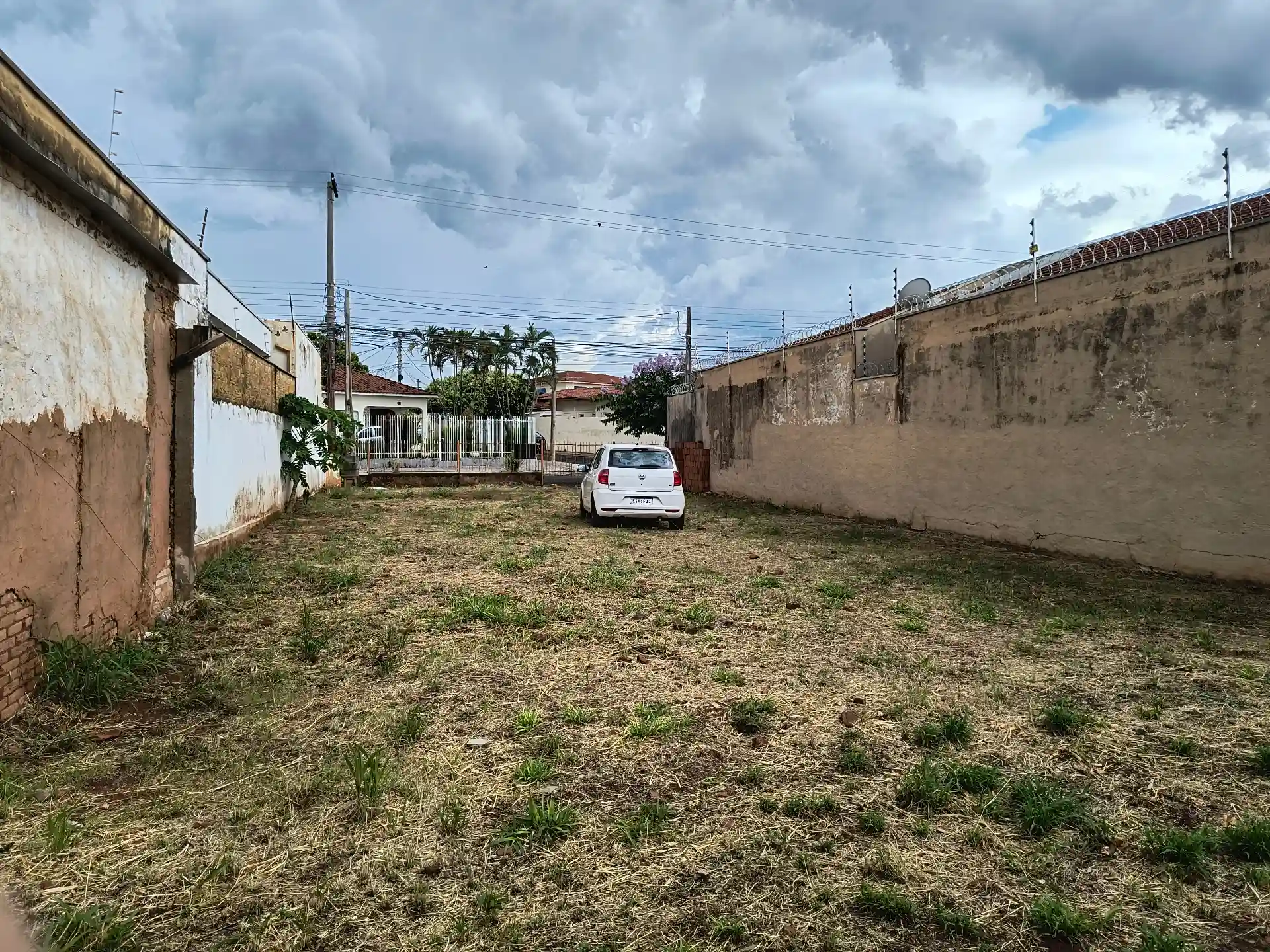 Terreno / Lote / Condomínio  à venda, 330m² — foto 5 de 8
