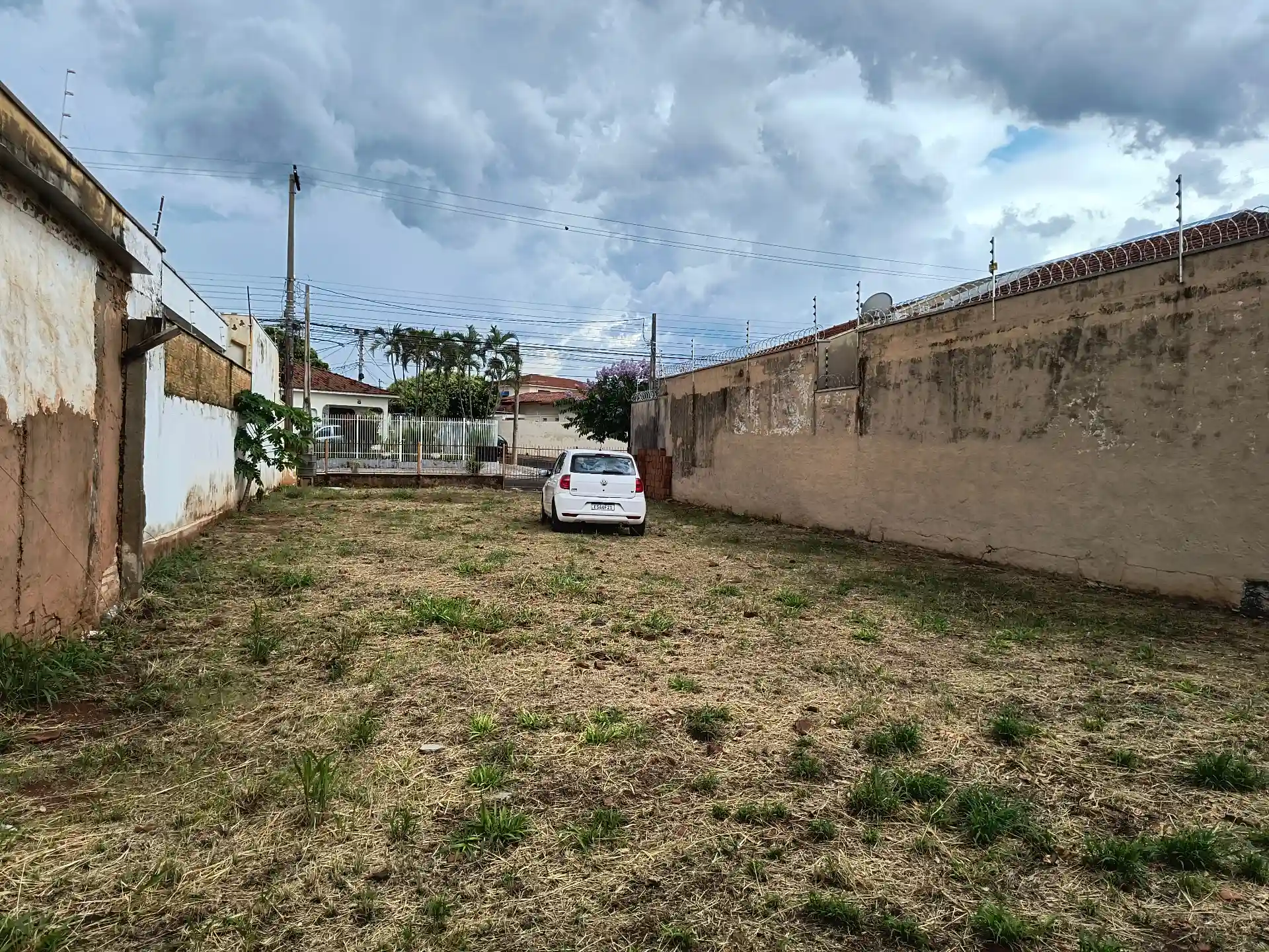 Terreno / Lote / Condomínio  à venda, 330m² — foto 3 de 8