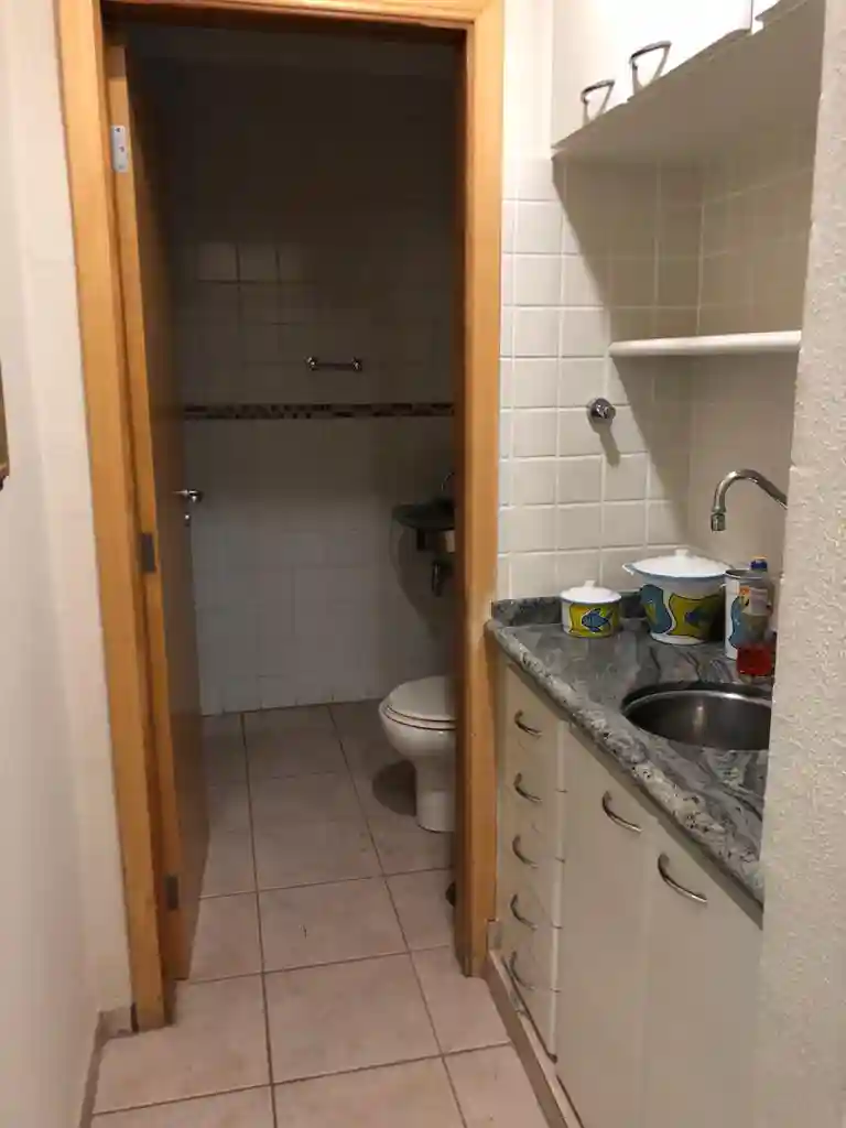 Loja / Salão / Ponto Comercial à venda — foto 4 de 5