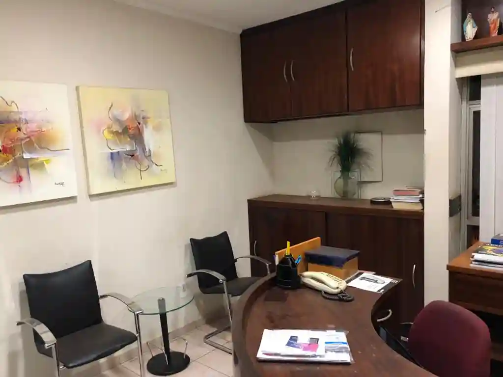 Loja / Salão / Ponto Comercial à venda — foto 2 de 5
