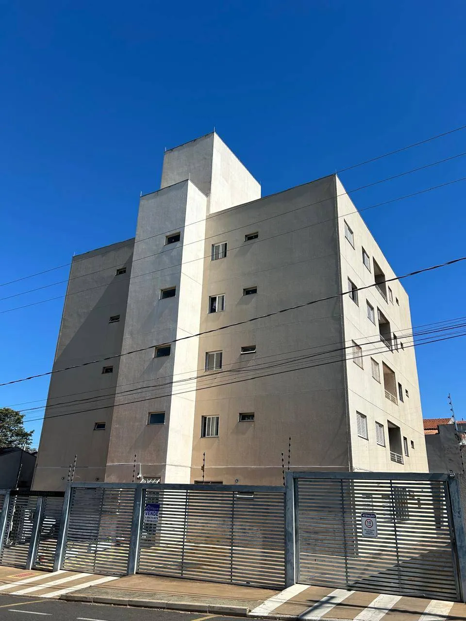 Apartamento com 2 quartos à venda, 65m² — foto 1 de 12