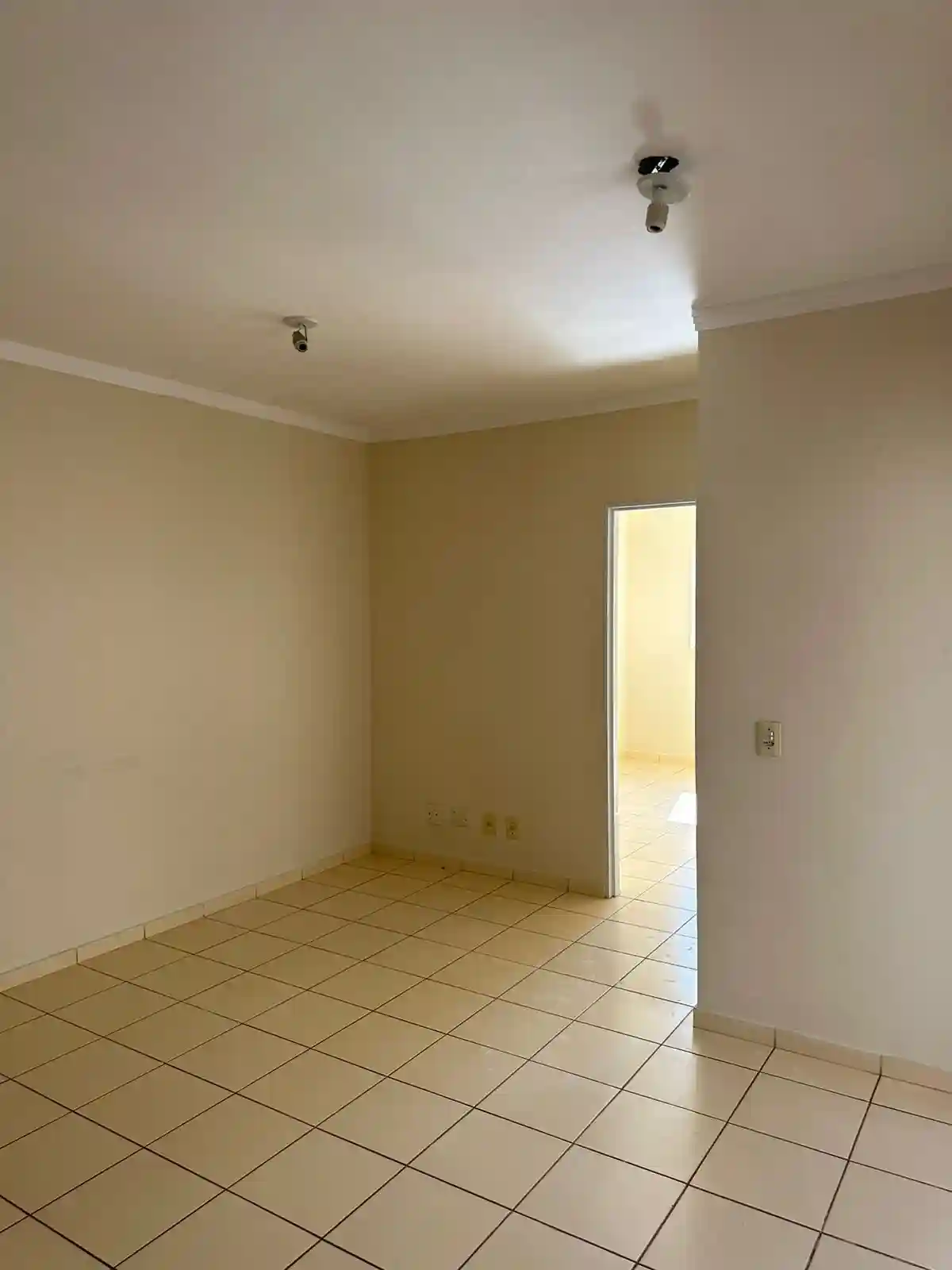 Apartamento com 2 quartos para aluguel, 45m² — foto 2 de 14