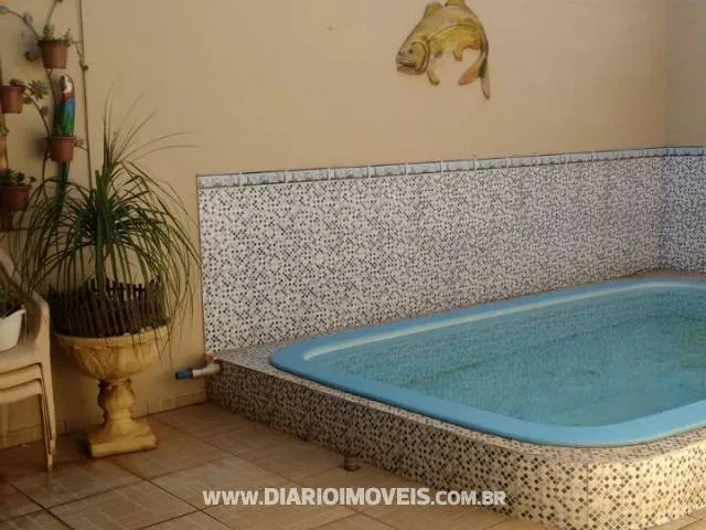 Casa à venda — foto 1 de 3