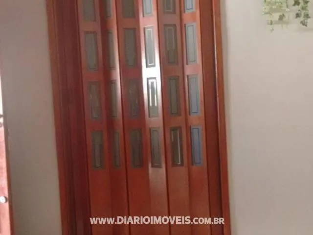 Casa à venda — foto 2 de 3