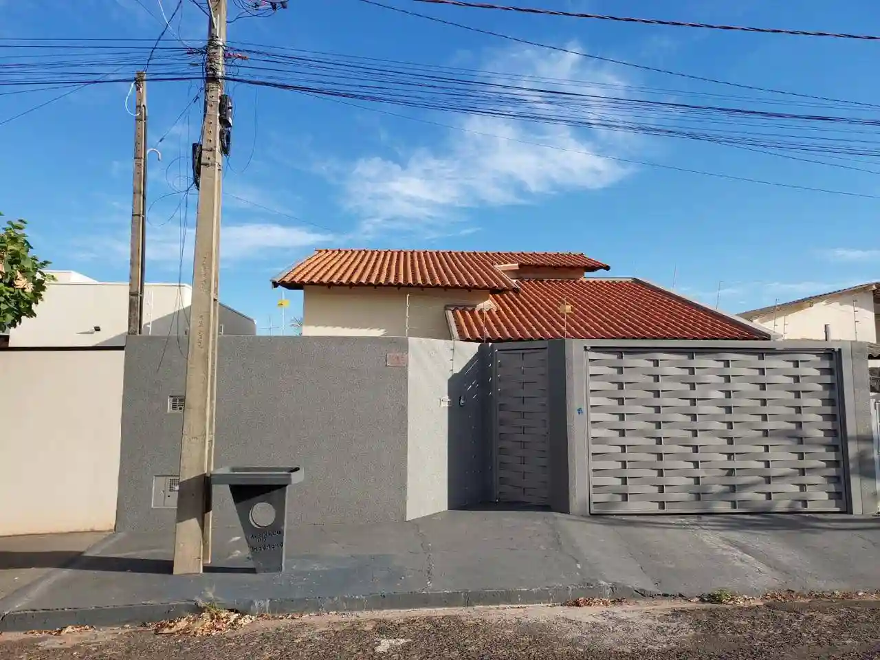 Casa com 2 quartos à venda, 195m² — foto 1 de 10
