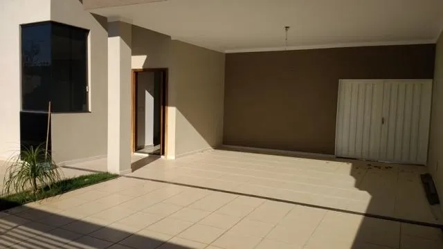 Casa à venda — foto 2 de 4