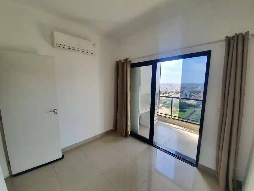 Apartamento com 3 quartos à venda, 140m² — foto 2 de 25