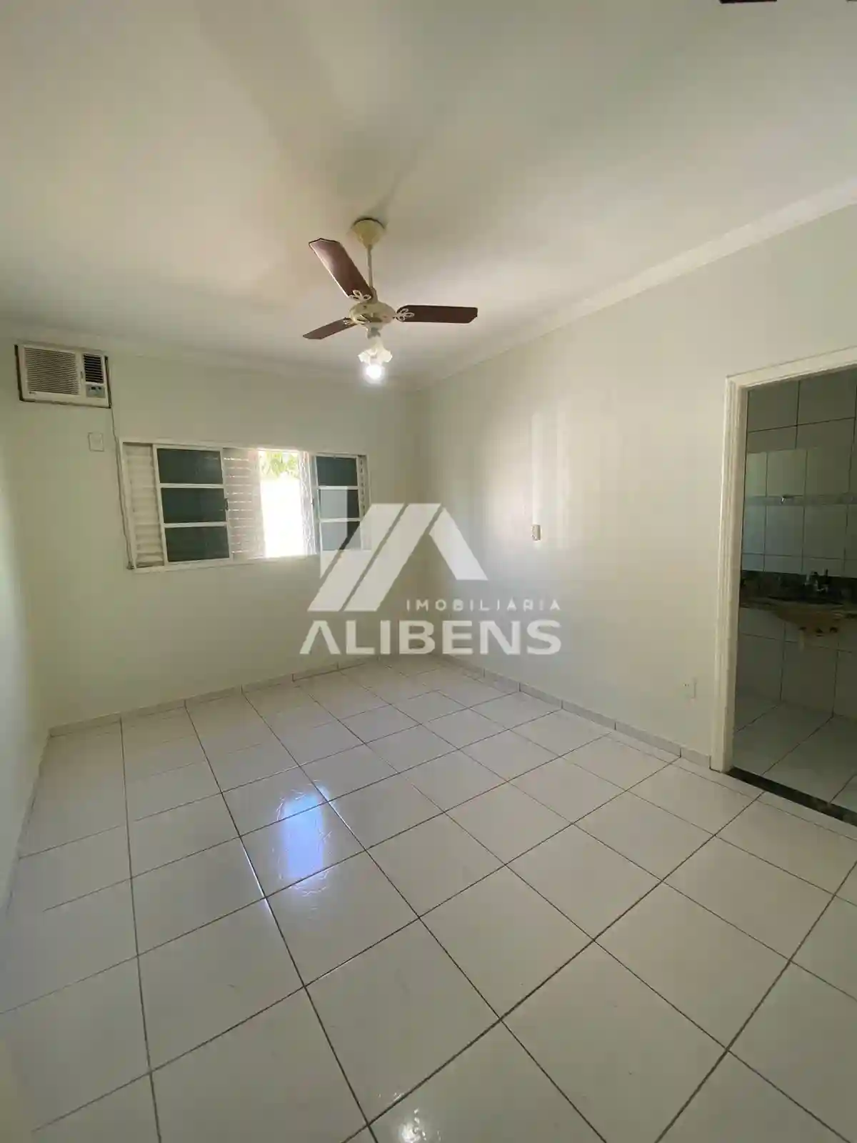 Casa com 3 quartos à venda, 200m² — foto 13 de 21