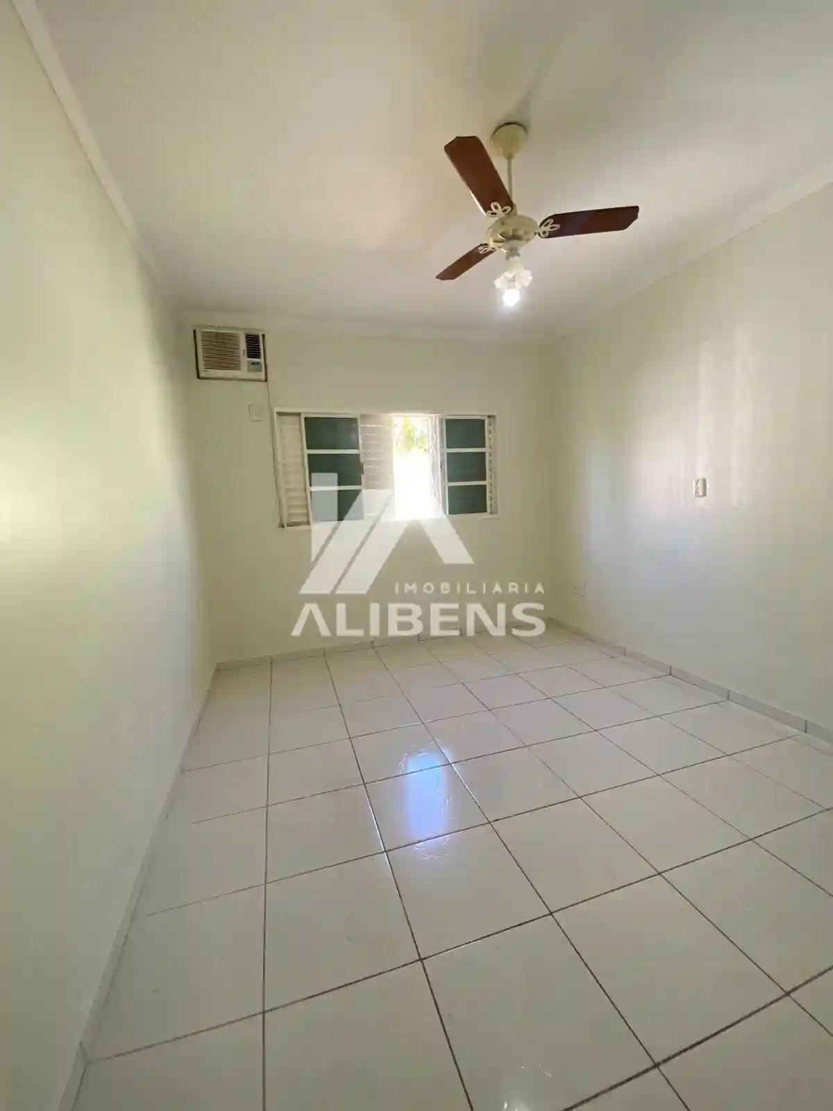 Casa com 3 quartos à venda, 200m² — foto 11 de 21