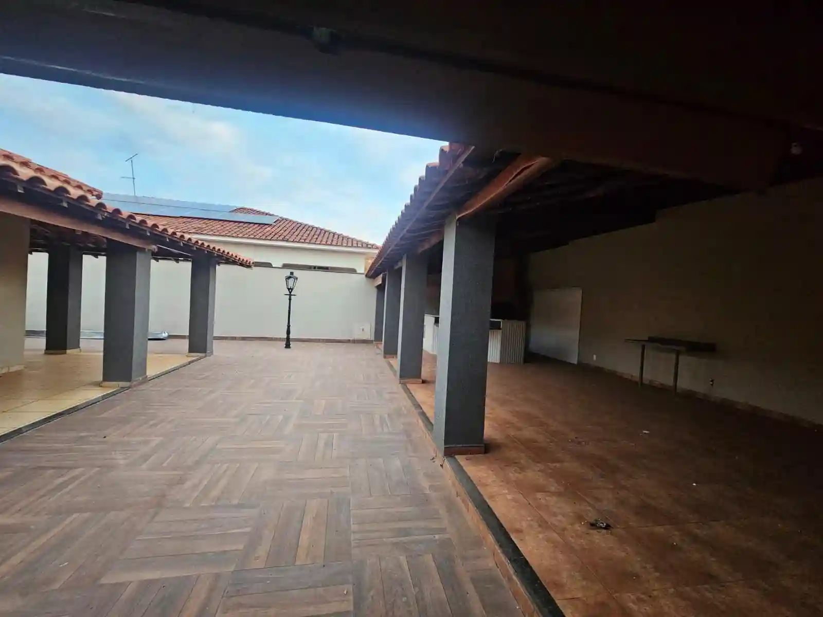 Casa com 3 quartos à venda, 450m² — foto 3 de 19