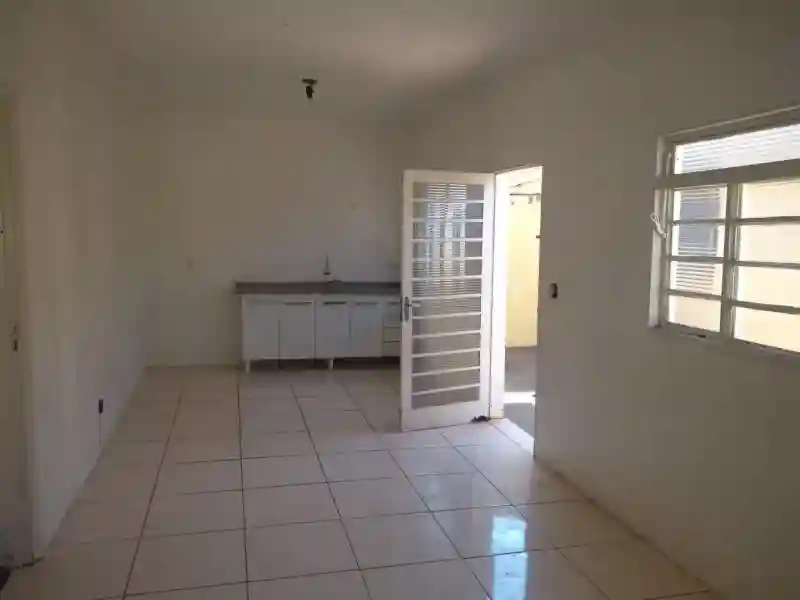 Casa à venda — foto 8 de 10
