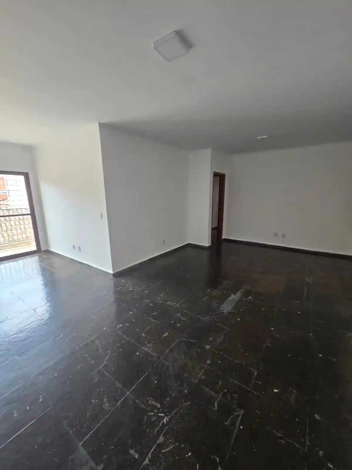 Apartamento com 3 quartos para aluguel, 127m² — foto 1 de 8