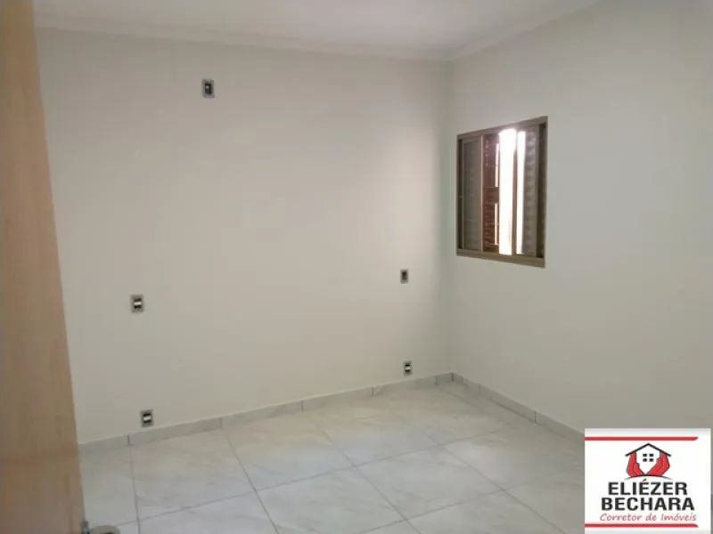 Casa à venda — foto 2 de 6