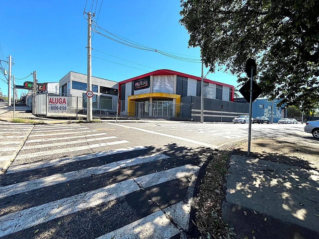 Loja / Salão / Ponto Comercial para aluguel, 670m² — foto 1 de 20