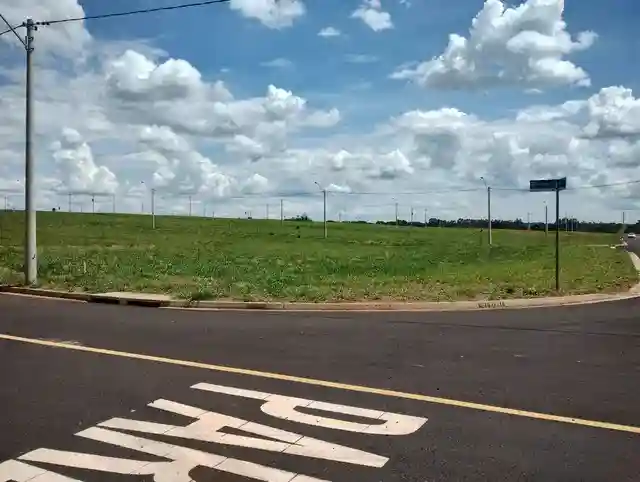 Terreno / Lote / Condomínio  à venda, 307m² — foto 2 de 2