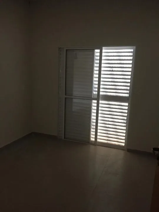 Casa com 3 quartos à venda, 220m² — foto 6 de 8