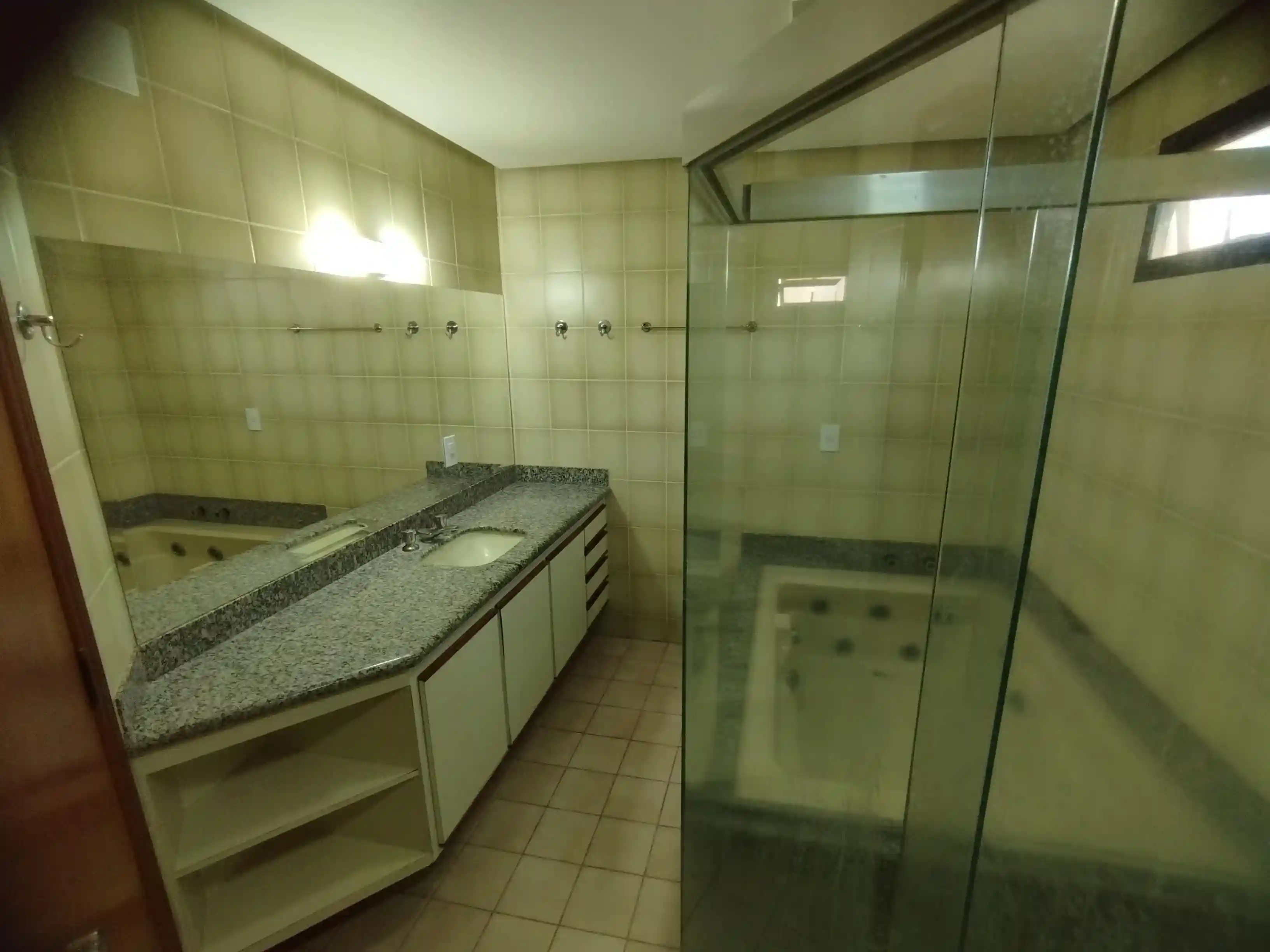 Apartamento com 3 quartos à venda, 216m² — foto 33 de 44