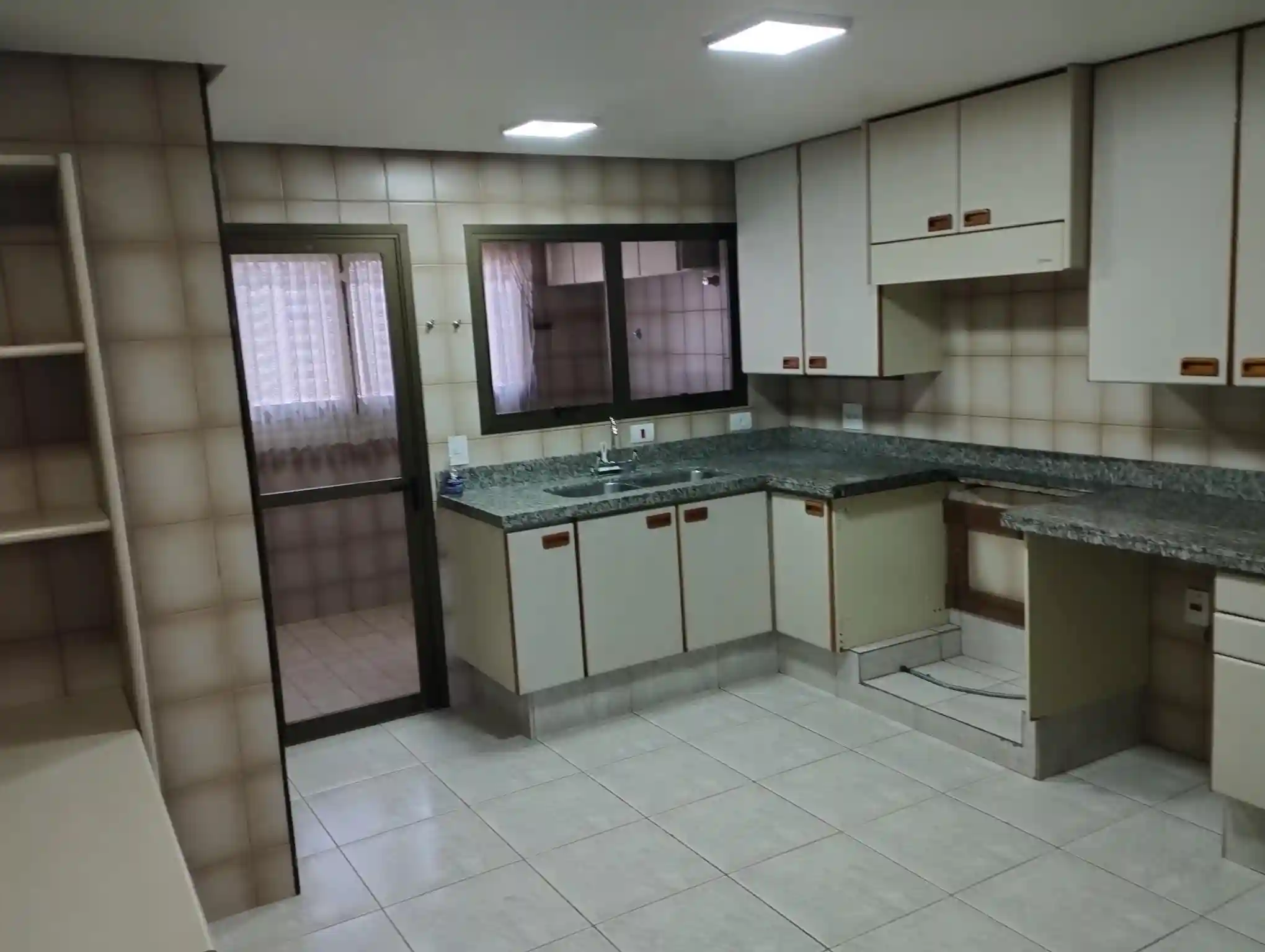 Apartamento com 3 quartos à venda, 216m² — foto 10 de 44
