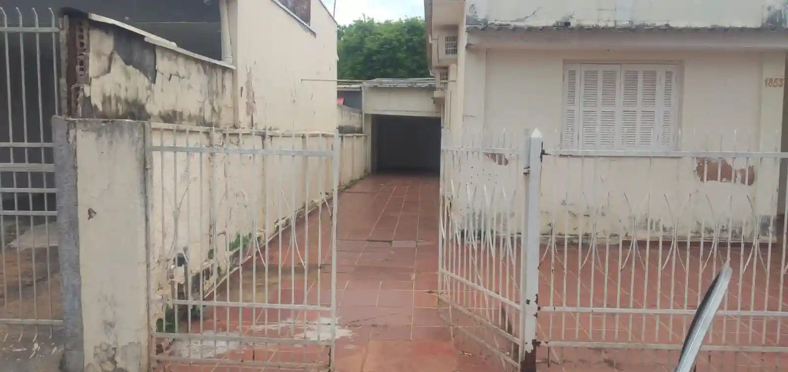 Casa com 2 quartos à venda, 242m² — foto 2 de 9