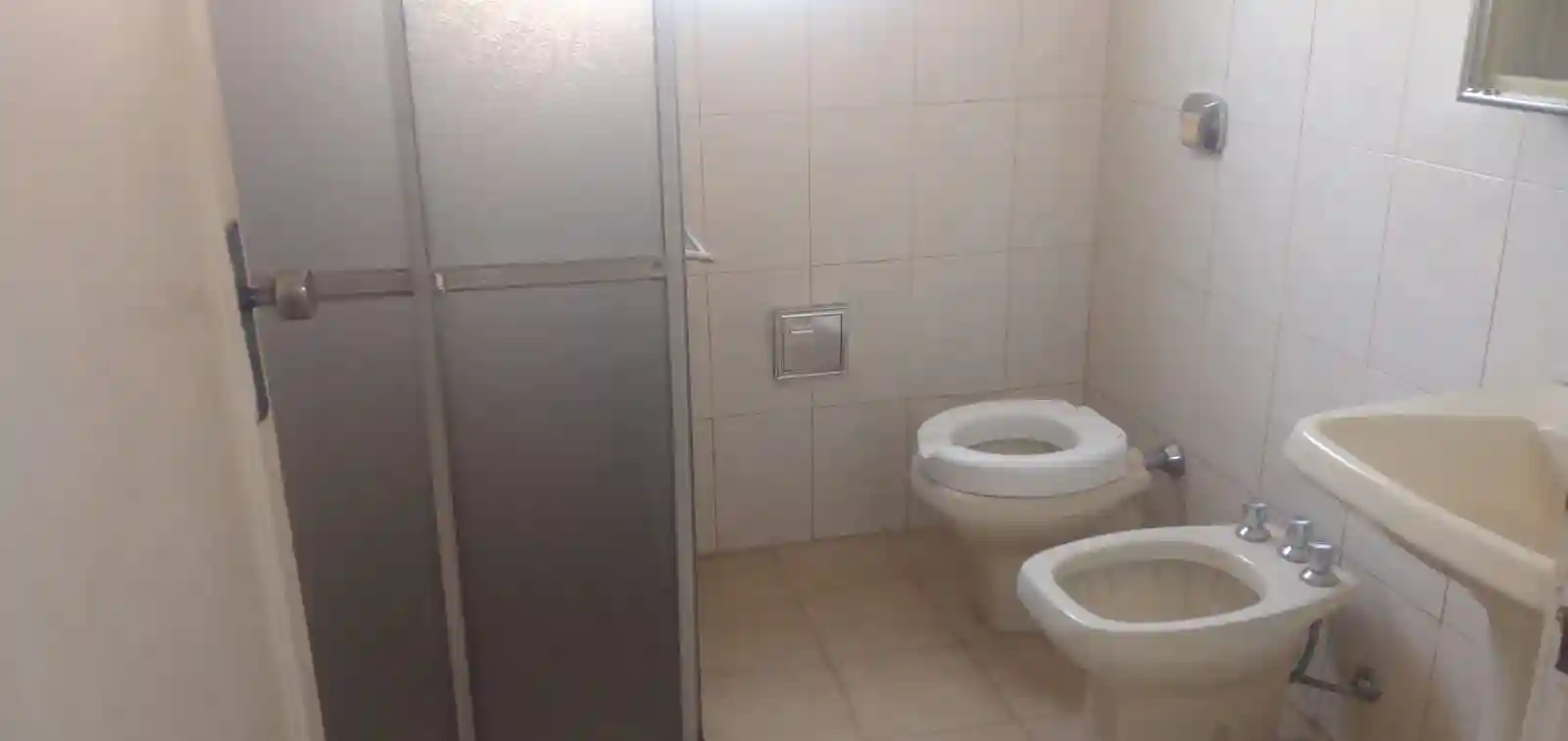 Casa com 2 quartos à venda, 242m² — foto 8 de 9