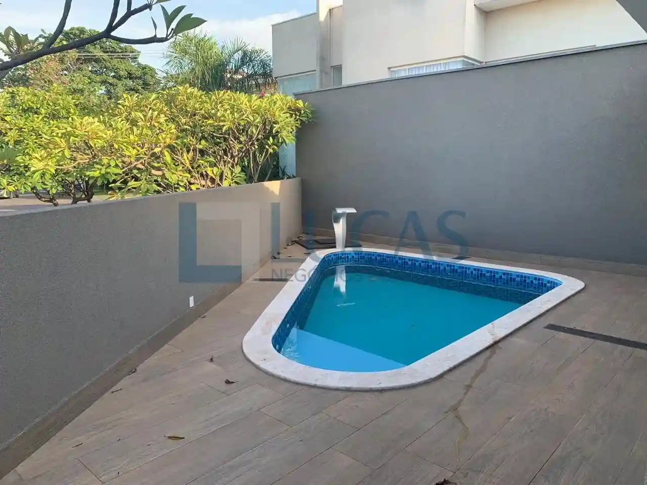 Casa de Condomínio com 3 quartos à venda, 220m² — foto 11 de 35