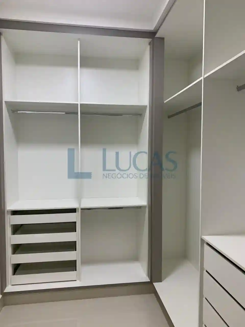 Casa de Condomínio com 3 quartos à venda, 220m² — foto 31 de 35