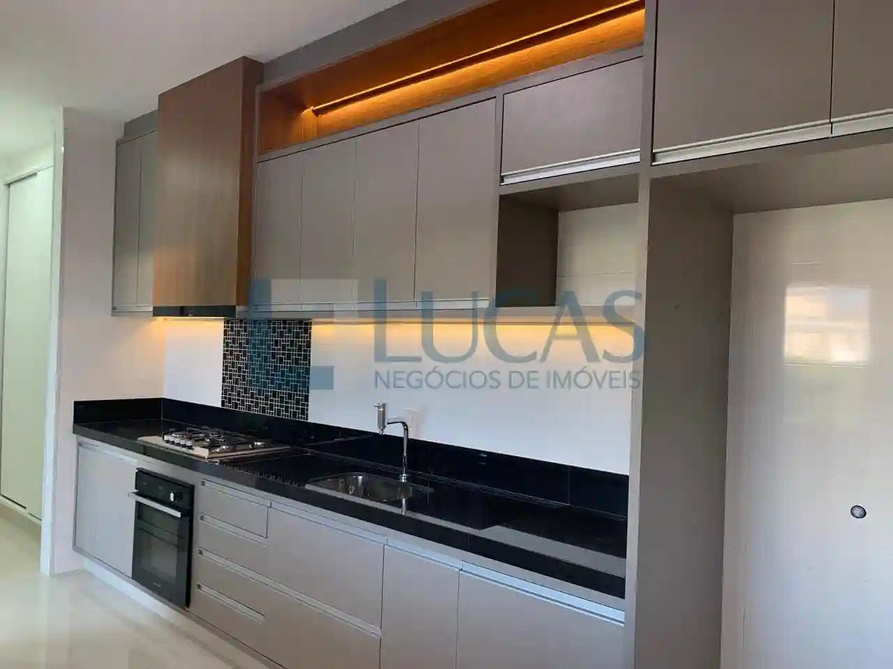 Casa de Condomínio com 3 quartos à venda, 220m² — foto 34 de 35