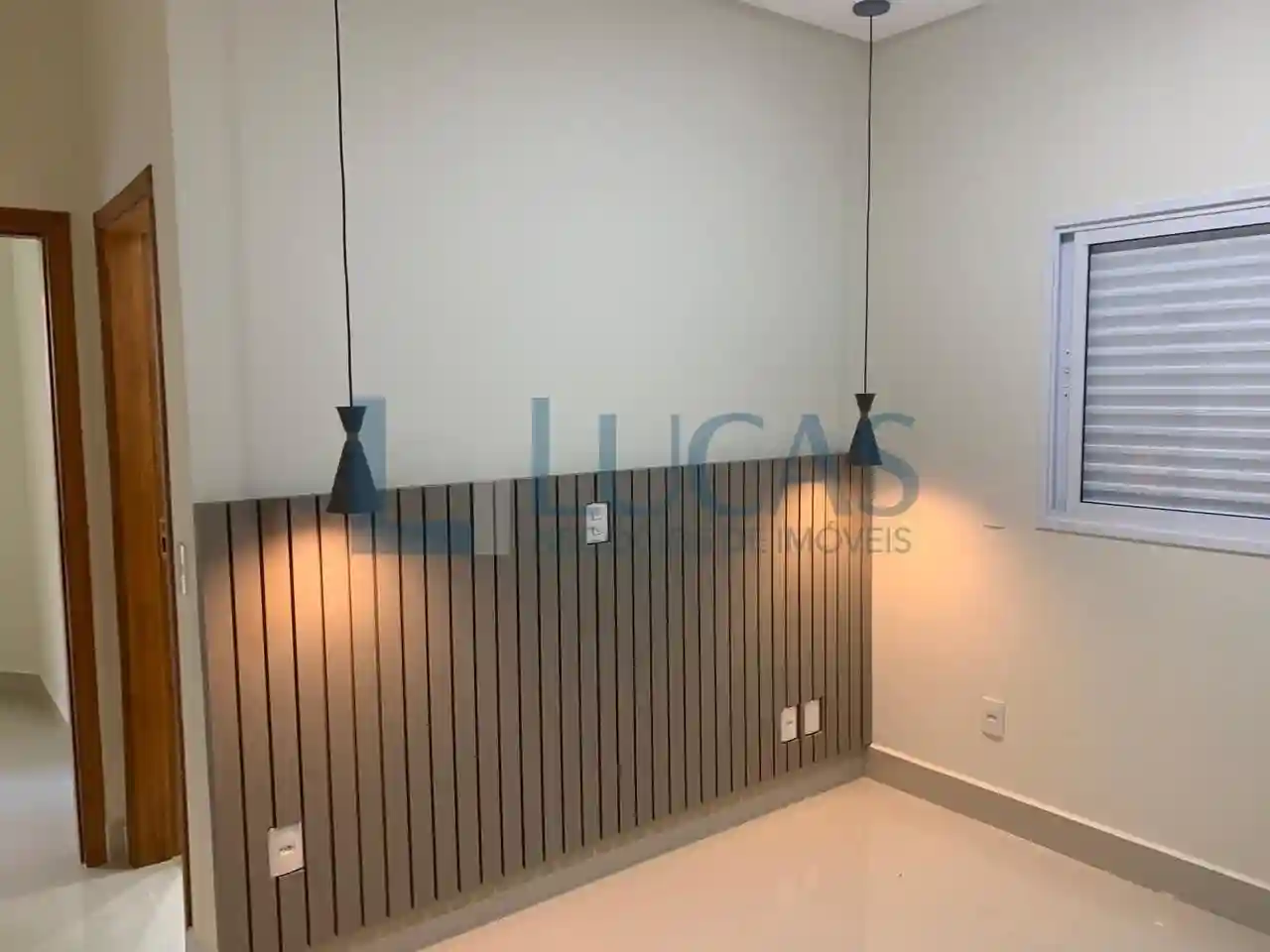 Casa de Condomínio com 3 quartos à venda, 220m² — foto 18 de 35
