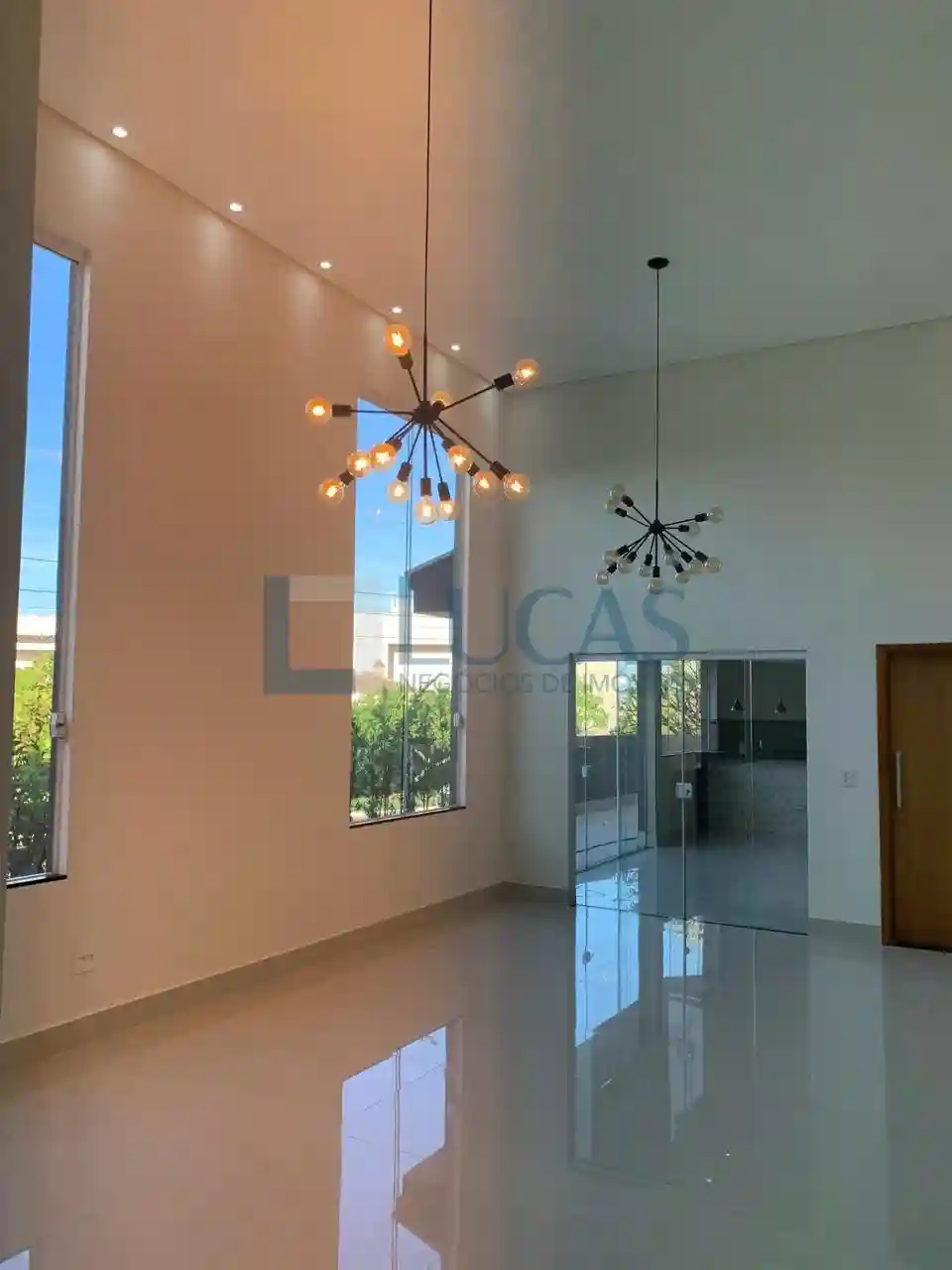 Casa de Condomínio com 3 quartos à venda, 220m² — foto 27 de 35