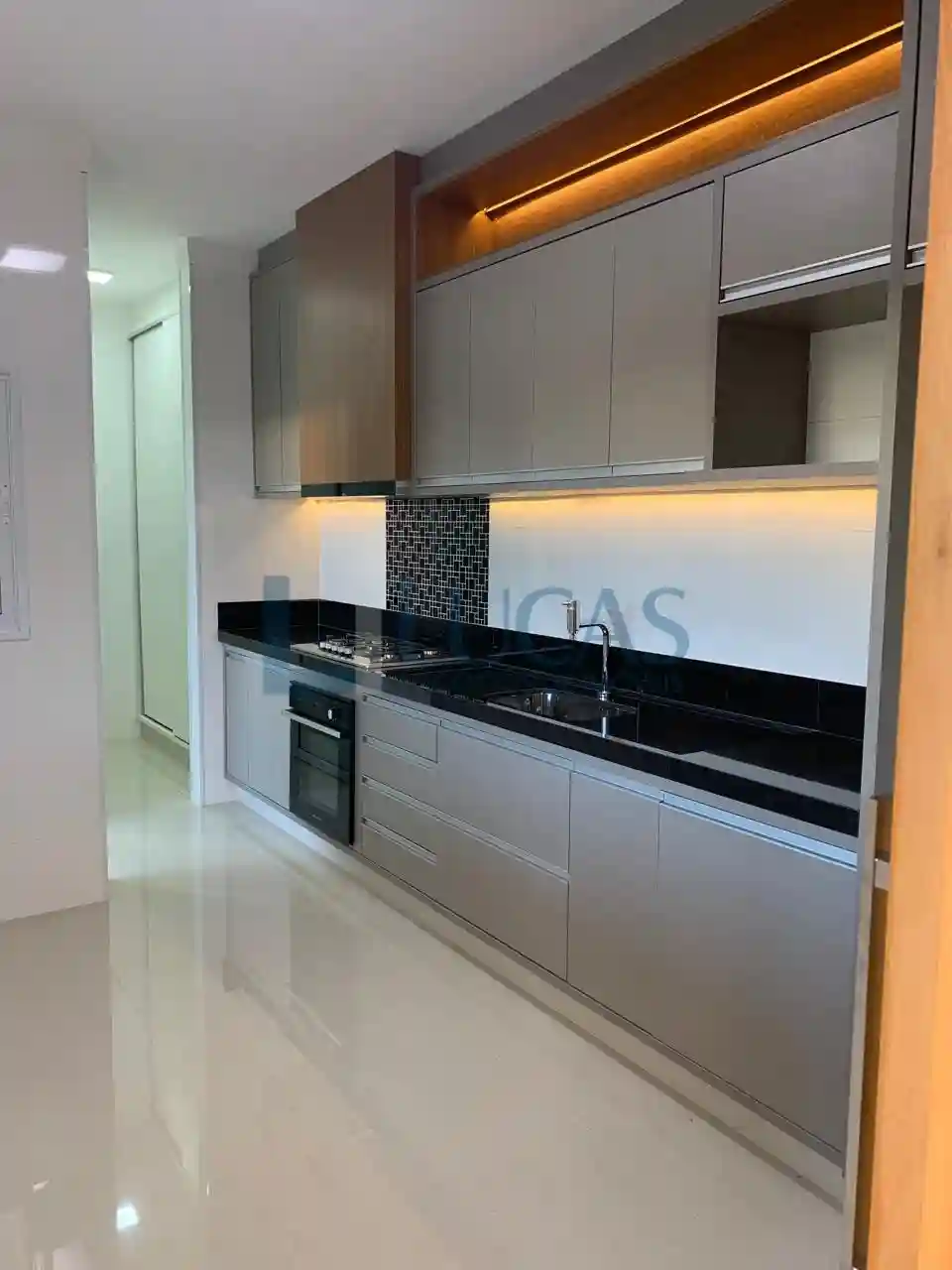 Casa de Condomínio com 3 quartos à venda, 220m² — foto 28 de 35