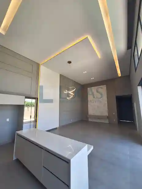Casa de Condomínio com 3 quartos à venda, 225m² — foto 3 de 13