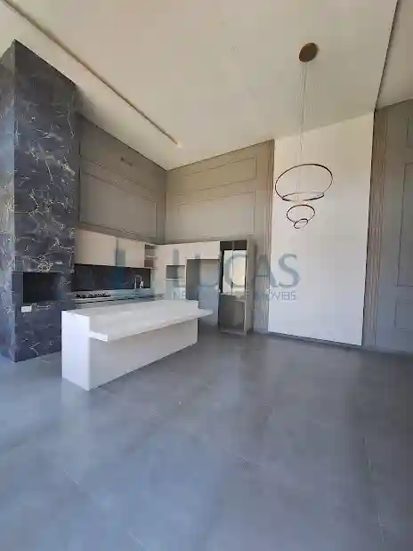 Casa de Condomínio com 3 quartos à venda, 225m² — foto 2 de 13