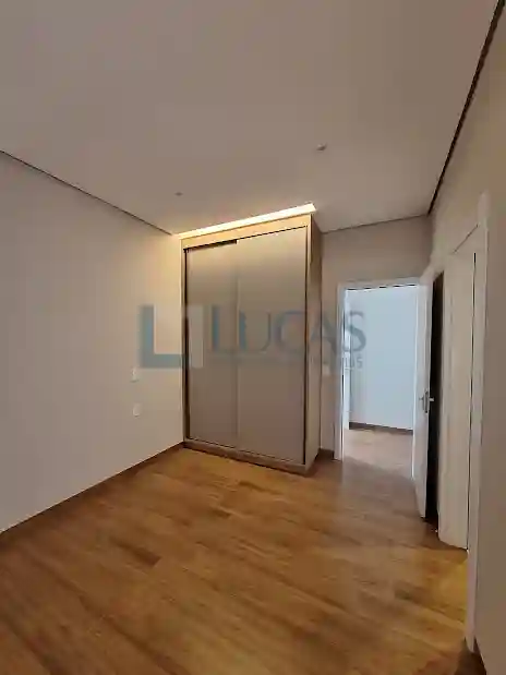 Casa de Condomínio com 3 quartos à venda, 225m² — foto 11 de 13