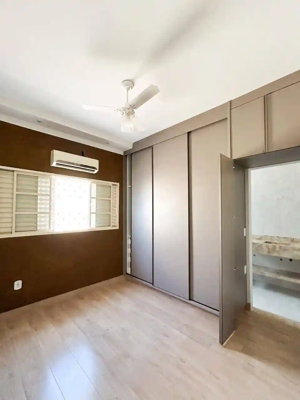 Casa com 3 quartos à venda, 208m² — foto 16 de 19